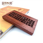 紅木商務(wù)禮品名片盒創(chuàng)意辦公用品雕刻鏤空中式擺件名片