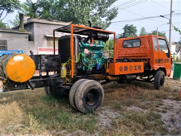 山東廠家 路沿石開溝機(jī) 汽車底盤 公路刨溝機(jī)