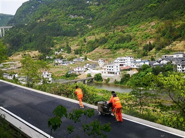 達州馬路劃線施工 四川熱熔型標(biāo)線隊伍 馬路畫線漆