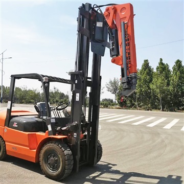 液壓叉車伸縮吊臂越野改裝飛臂吊加卷揚(yáng)機(jī) 多地形全自