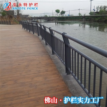 廠家定制鋼板立柱橋梁護欄 河道綠道景觀欄桿防銹耐用