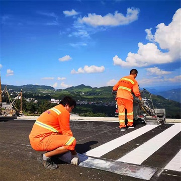 秀山热熔划线公司 重庆黔江马路标线企业 画线涂料销